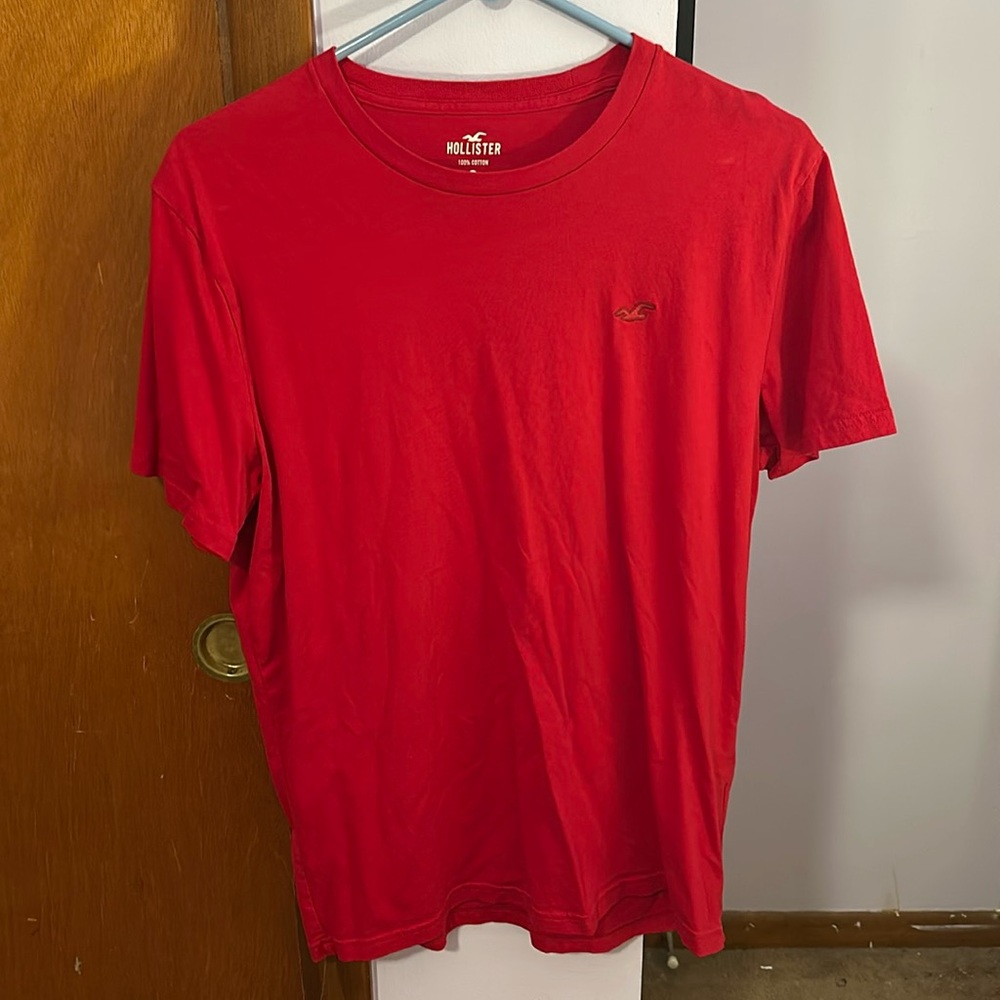 RED HOLLISTER SHIRT